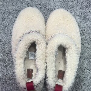 UGG Women's Cozy Cream Slippers